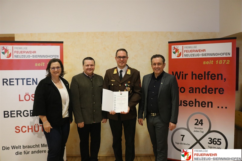 Verdienstkreuz der Marktgemeinde Sierning in Silber für Markus Hofstödter
